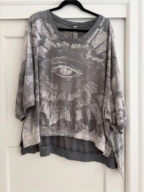 ⭐️RARE *COLLECTOR* Magnolia Pearl “Freedom of Conscience” Moon Hi-Lo Pullover